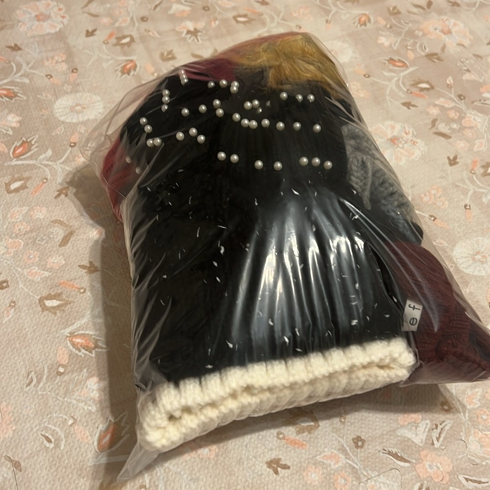 Beanie Set - Picture 6 of 7